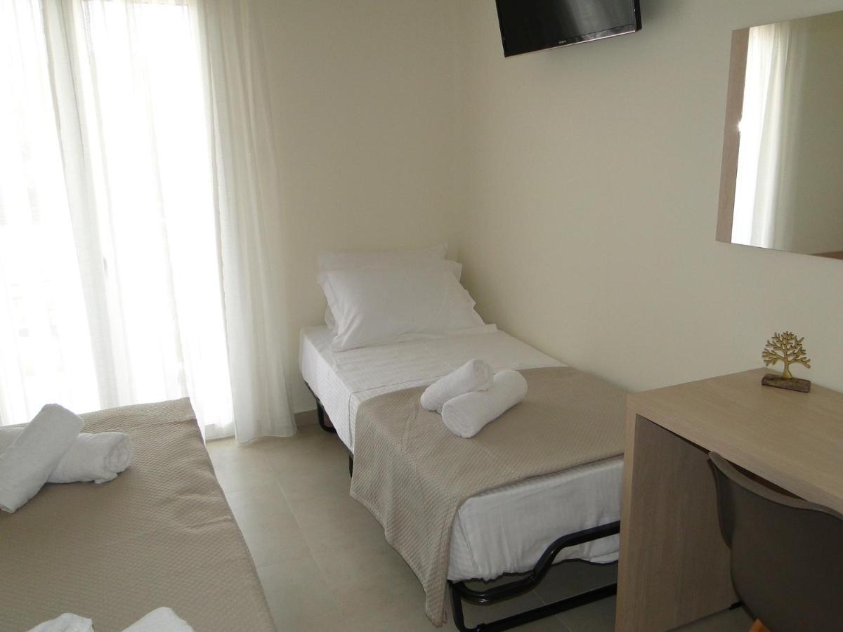 Chrysanthe'S Apartments No2 Poros Town Exterior foto